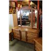 Image 2 : KROEHLER OAK DRESSER WITH MIRROR AND TWO NIGHTSTANDS