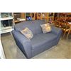Image 3 : BLUE UPOLSTERED LOVESEAT