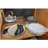 Image 1 : TWO MIKASA PLATES GLASS BAKEWARE TRAYS AND MEXICAN GLASS BOWL