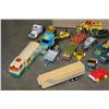 Image 2 : TRAY OF CARS AND TRAINS