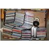 Image 1 : LARGE TRAY OF CDS