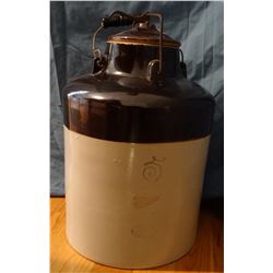 Red Wing 5 gal jar w/bail handle and ball lid, brown