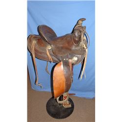 Fred Mueller stock saddle, flower stamped, 14"