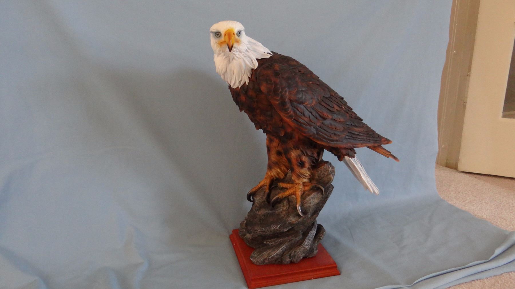 Resin bald eagle sculpture, 21" h