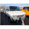 Image 2 : 2001 GMC SAFARI VAN, WHITE, GAS, AUTOMATIC, VIN#1GTDM19W41B509193, 308,191KMS, RD,TW, 1 ICBC