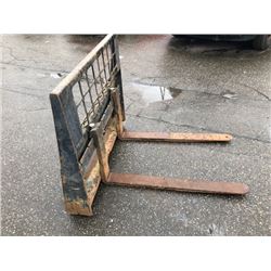 BOBCAT FORKLIFT ATTACHMENT