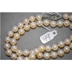 Ladies 16" cultured pearl necklace with 14kt white gold clasp