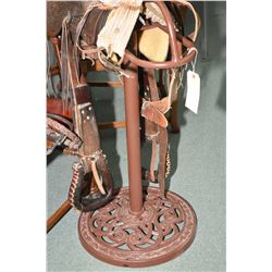 Saddle stand with decorative cast base