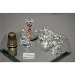 Selection of Swarovski crystal including two clam shells, one with pearl, small swan and a bear on s