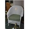 Image 1 : Antique wicker parlour suite with settee and chair