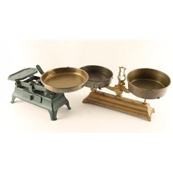 Lot of 2 Scales