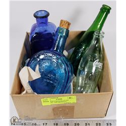 BOX WITH 4 VINTAGE GLASS BOTTLES - THE DREWRY'S,