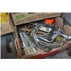 Image 3 : LARGE LOT OF TOOLS