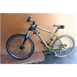 GREEN KONA MOUNTAIN BIKE