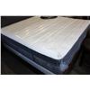Image 1 : KINGSIZE KINGSDOWN MATTRESS AND BOXSPRING MODEL HAYWORTH