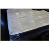 Image 3 : KINGSIZE KINGSDOWN MATTRESS AND BOXSPRING MODEL HAYWORTH