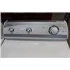 Image 3 : MAYTAG PERFORMA WASHER AND DRYER