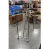 Image 2 : METAL CLOTHING DISPLAY RACK
