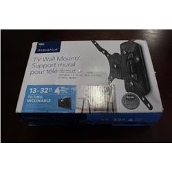 INSIGNIA 13 TO 32 INCH TILTING TV WALL MOUNT