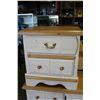 Image 4 : STANDARD FURNITURE DRESSER WITH MIRROR AND NIGHTSTAND