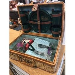 WICKER PICNIC SET