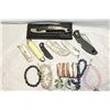 Image 1 : TRAY OF POCKET KNIVES AND JEWELLRY
