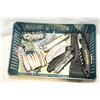 Image 2 : TRAY OF POCKET KNIVES AND JEWELLRY