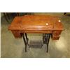 Image 1 : SINGER SEWING MACHINE IN TABLE