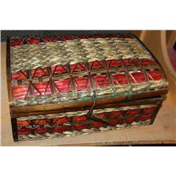 WICKER TRUNK AND COLLECTOR PLATES