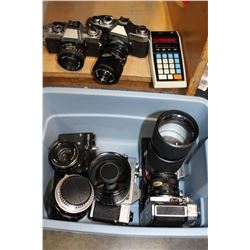 TOTE OF VINTAGE 35MM CAMERAS