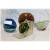 Image 1 : 4 PIECES OF ART GLASS