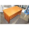 Image 4 : TEAK ROLLING DESK