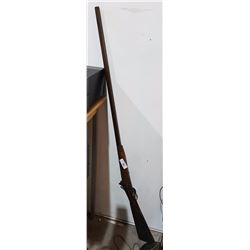 ANTIQUE RIFLE