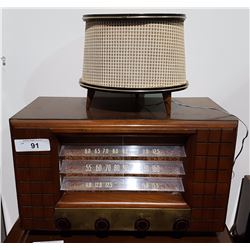 RCA VICTOR RADIO W/EXTERNAL SPEAKER