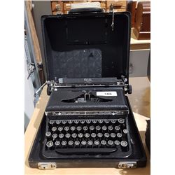 ROYAL DELUXE PORTABLE TYPEWRITER IN CASE