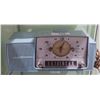 Image 1 : GENERAL ELECTRIC CLOCK RADIO