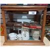 Image 1 : TABLE TOP DISPLAY CABINET W/CONTENTS