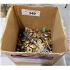 Image 1 : SMALL BOX LOT MISC BUTTONS