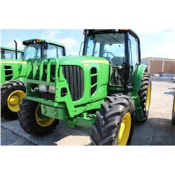 2011 JOHN DEERE 7230 Farm Tractor, VIN/SN:L07230B664485 - MFWD, 6 cylinder diesel, 3 PTH, PTO, tripl