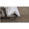 Image 1 : RESTORATION MILLWORK PVC OUTSIDE CORNER 4 PIECES OF 5/4 X 6" X 6" X 20'