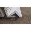 Image 1 : RESTORATION MILLWORK PVC OUTSIDE CORNER 4 PIECES OF 5/4 X 6" X 6" X 20'