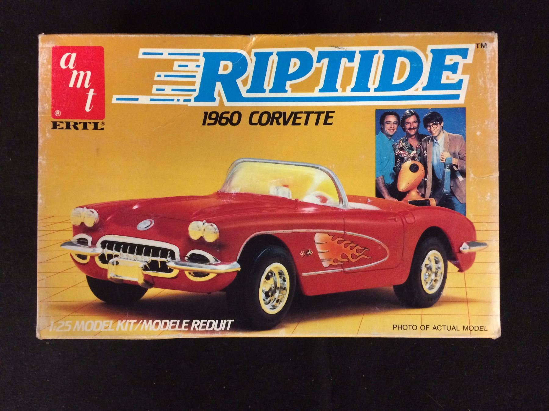 AMT ERTL Riptide 1960 Corvette MODEL KIT