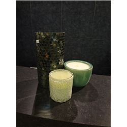 2 Candles 1 Vase