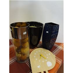3 Vases and 1 Clock