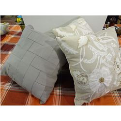 Set of 2 home decor pillows