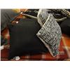 Image 1 : 2 Pairs of Pillows