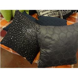 2 Pairs of Pillows