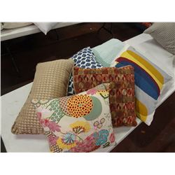 6 Assorted Pillows