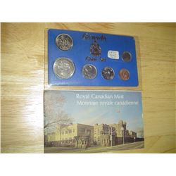 1971 and 1975 canadian uncirculated coin sets