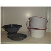 Image 1 : 4 pieces assorted graniteware